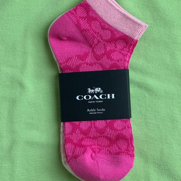 COACH SIGNATURE ANKLE LENGTH SOCKS (PAIR):NWT  PINK/CHALK C9136 - Picture 1 of 8